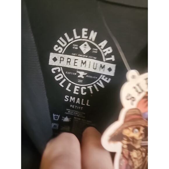 Men's Sullen Art Collective Rest Easy Small NWT A119 Excellent Tattoo Nice - Picture 5 of 5